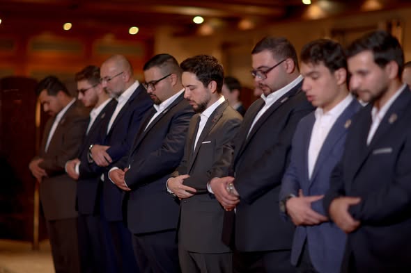 ولي العهد يلتقي شباب برنامج خطى الحسين