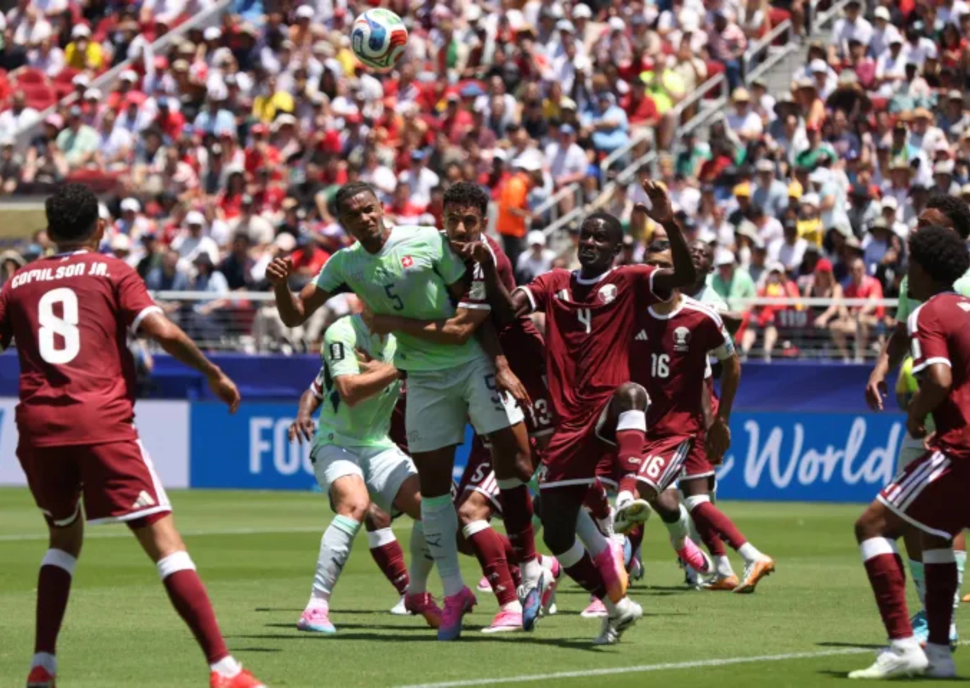 خوخي ينقذ قطر بتعادل قاتل أمام سويسرا في افتتاح المونديال