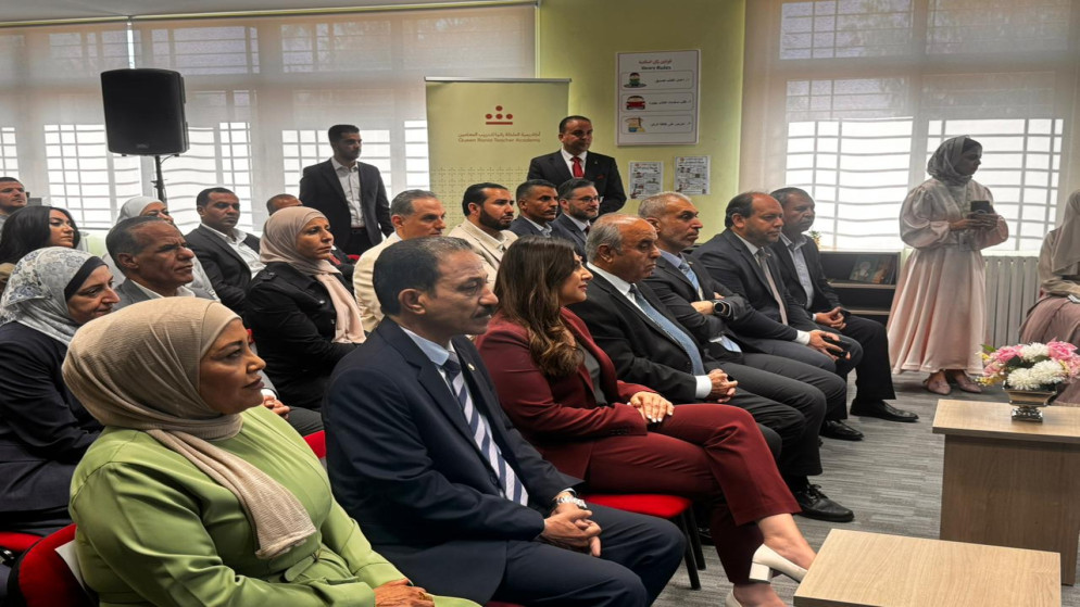 أكاديمية الملكة رانيا ووزارة التربية تنظمان زيارة لمدرسة رجم الشامي
