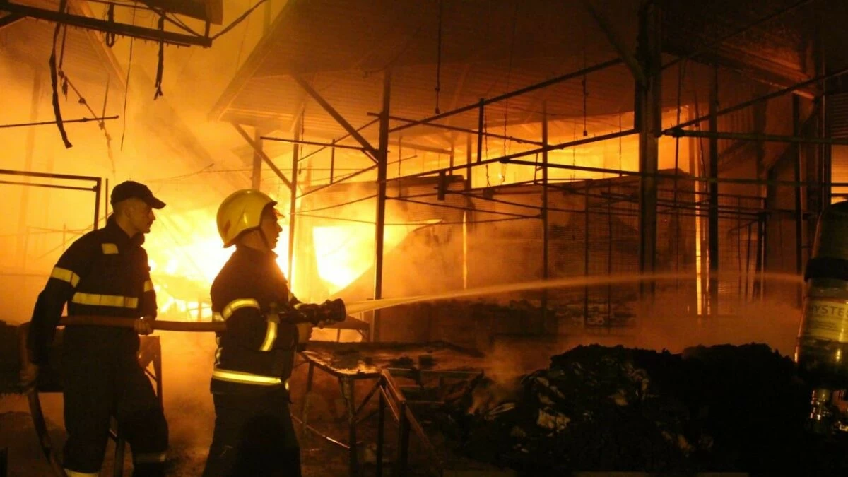 حريق في مصنع إعادة تدوير الورق والكرتون بالمفرق