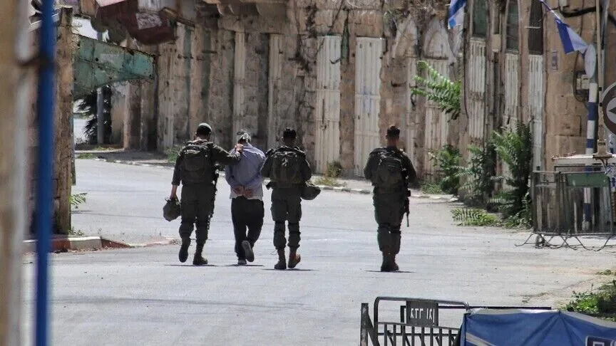 الضفة ..  مستوطنون يصيبون فلسطينيين والجيش الإسرائيلي يعتقل 4 آخرين
