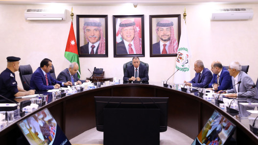 بحث الخطط الأمنية لإجراء امتحانات الثانوية العامة