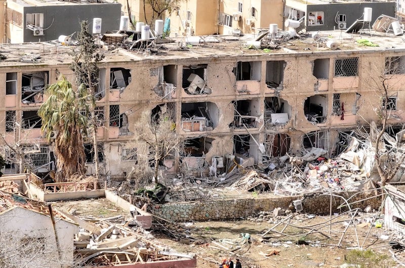 دمار واسع في مدينتين إسرائيليتين بعد قصف إيراني