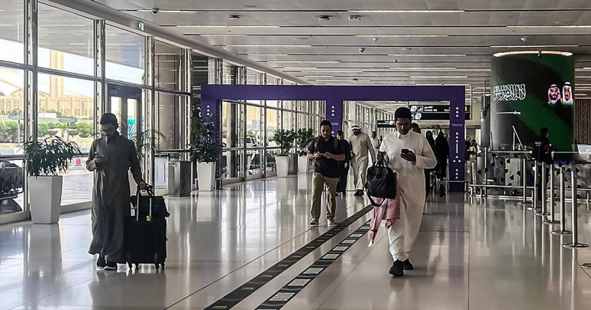 بريطانيا تنصح مواطنيها بتجنب الرحلات غير الضرورية إلى السعودية