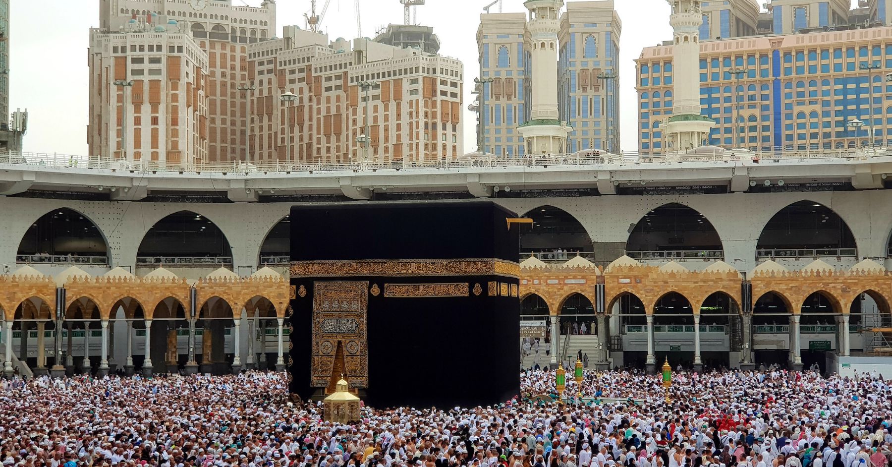 خطيبا الحرمين يعلقان على محاولات استهداف مكة والمدينة