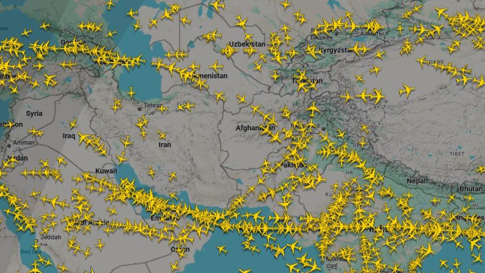 إيران تعيد فتح مجالها الجوي بعد إغلاق مؤقت