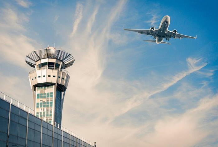 هيئة الطيران المدني تدعو للتواصل مع شركات الطيران بشأن الحجوزات