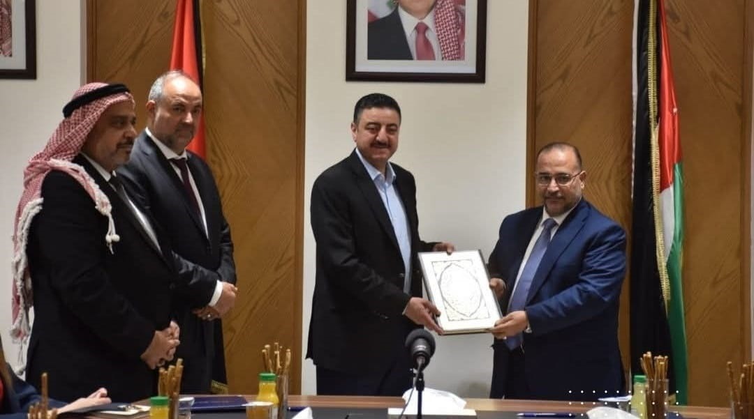 غرفة صناعة اربد ووزارة الأوقاف يبحثان تعزيز التعاون المشترك