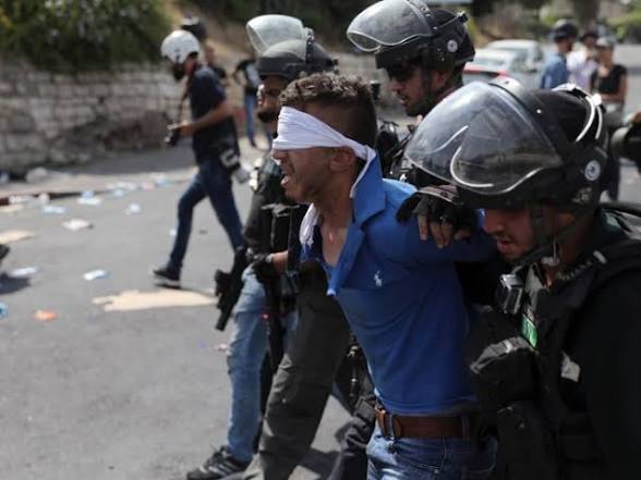 إسرائيل تحتجز قياديا بمنظمة التحرير بالقدس لساعات وتفرج عنه بشروط