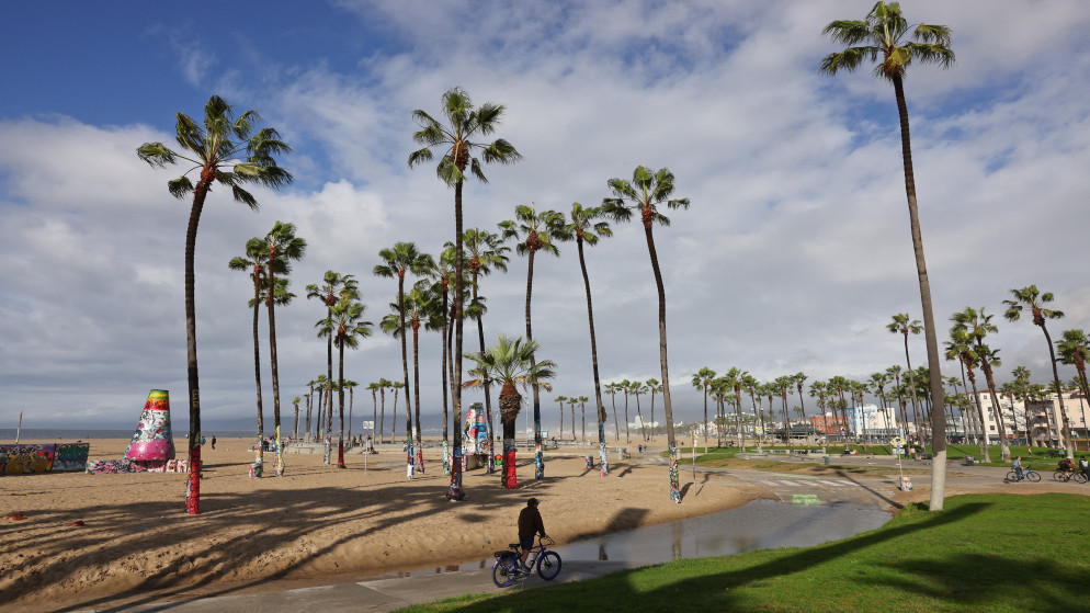 فيضانات في كاليفورنيا وتحذير من انهيارات طينية