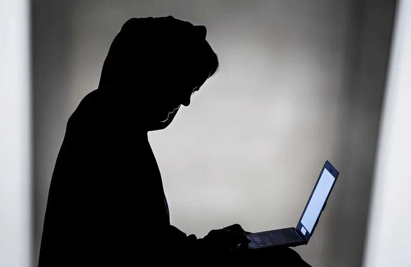 بعد بلاغ من FBI  ..  مصر تحاكم طالب طب متهم بابتزاز أمريكيات عبر الإنترنت