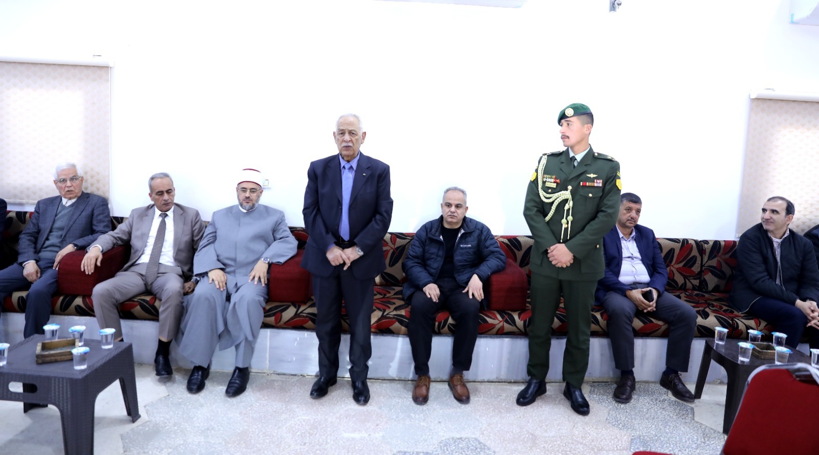 العيسوي ينقل تعازي الملك وولي العهد إلى عشيرة العبيدات