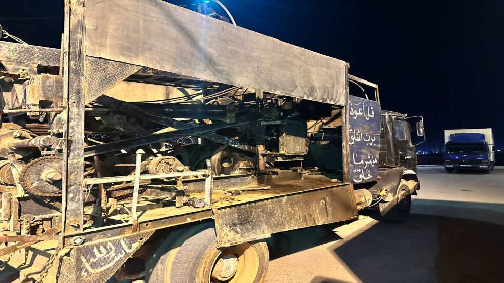 سلطة المياه تضبط حفارة مخالفة تحفر بئراً في المفرق المنارة