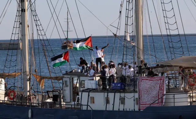 إسرائيل ترفض دخول أسطول الصمود لغزة