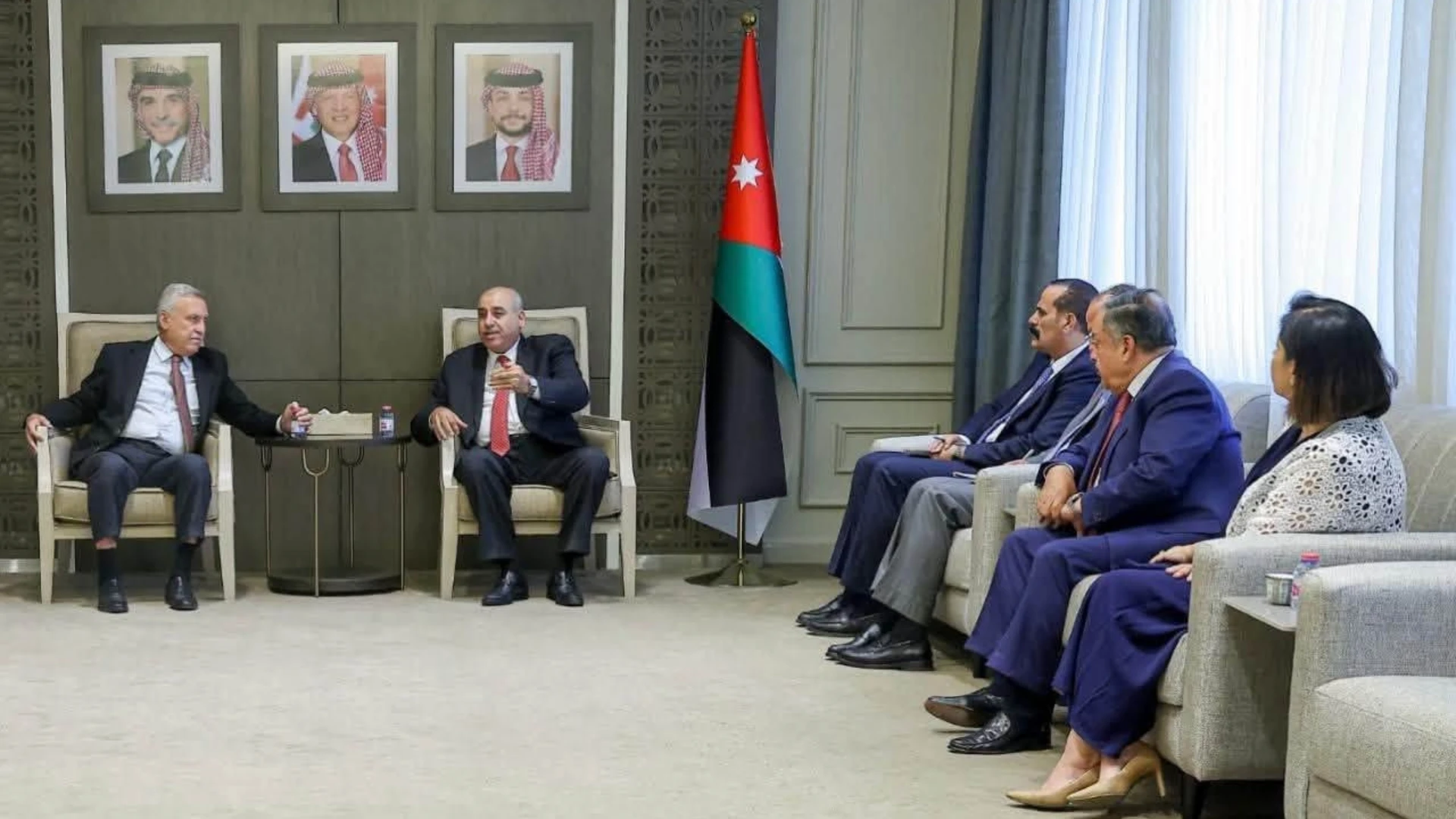 القاضي يلتقي وفداً من أعضاء النادي الدبلوماسي الأردني