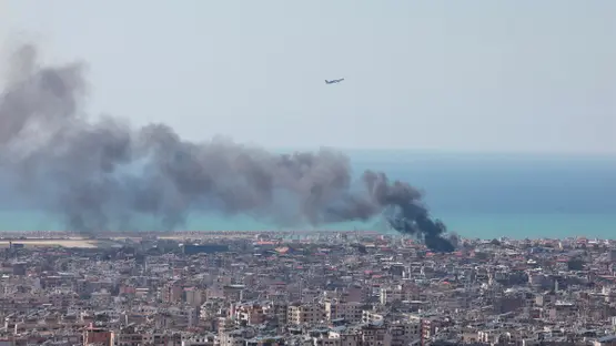 جنوب لبنان ..  إسرائيل تقصف بلدة معروب وتنذر بإخلاء عين قانا