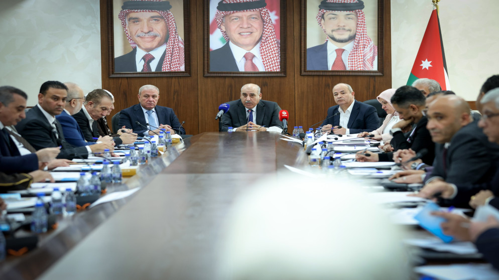 رئيس النواب يؤكد أهمية الإلتزام بالنظام الداخلي للمجلس