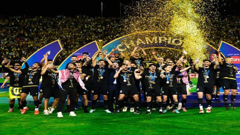 للمرة الثالثة على التوالي ..  الحسين يتوج بطلاً لدوري المحترفين
