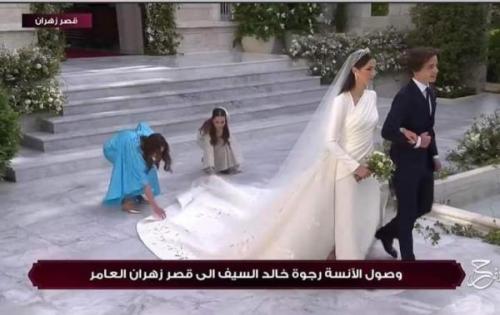 تواضع الأميرتين سلمى وإيمان .. مشاهد بارزة في حفل زفاف الحسين  