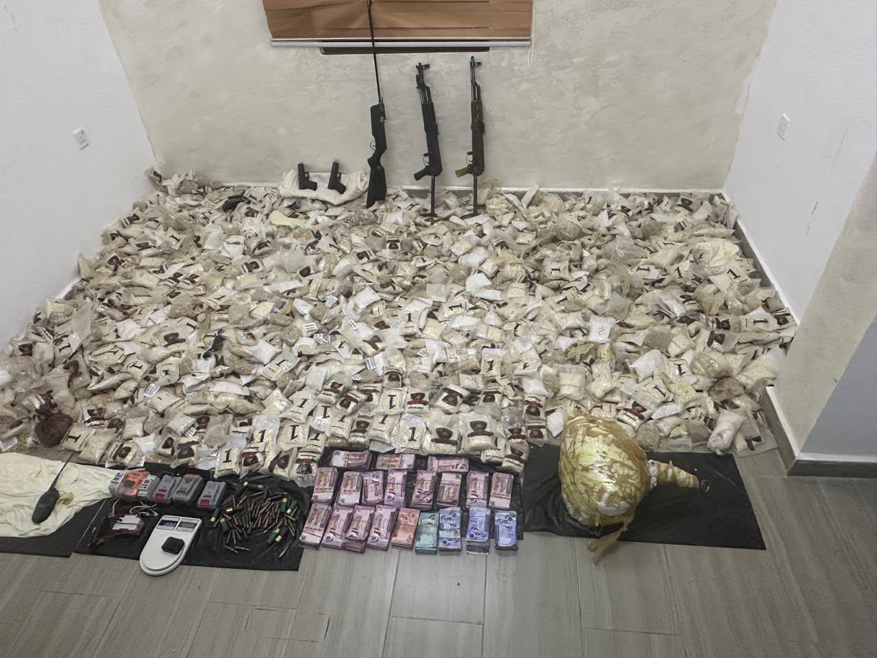 الأمن العام: ضبط ٢.١ مليون حبّة كبتاجون والقبض على مطلوب خطير في الرويشد
