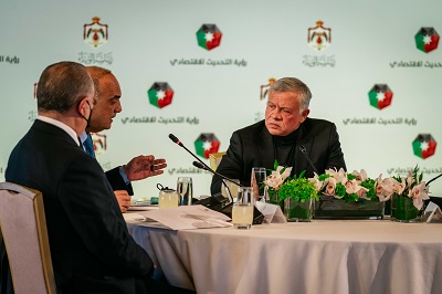 الملك في دار رئاسة الوزراء 
