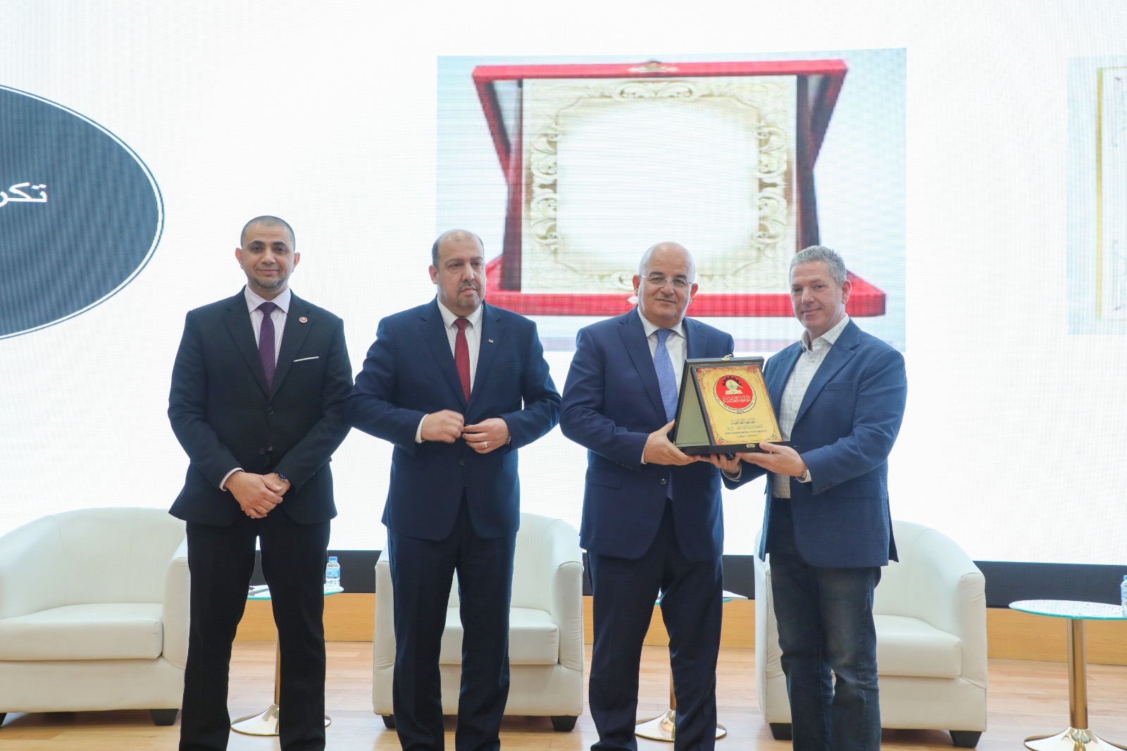 الهاشمية تطلق الدورة الأولى لاحتضان المشاريع الريادية لتعزيز ثقافة الابتكار بين الطلبة 