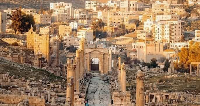 جرش ..   لجنة لحصر أعداد البيوت المهجورة وتحديد أسماء مالكيها