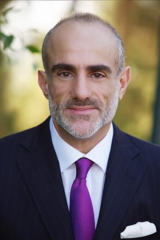 ماذا تعرف عن الأمير طلال بن محمد