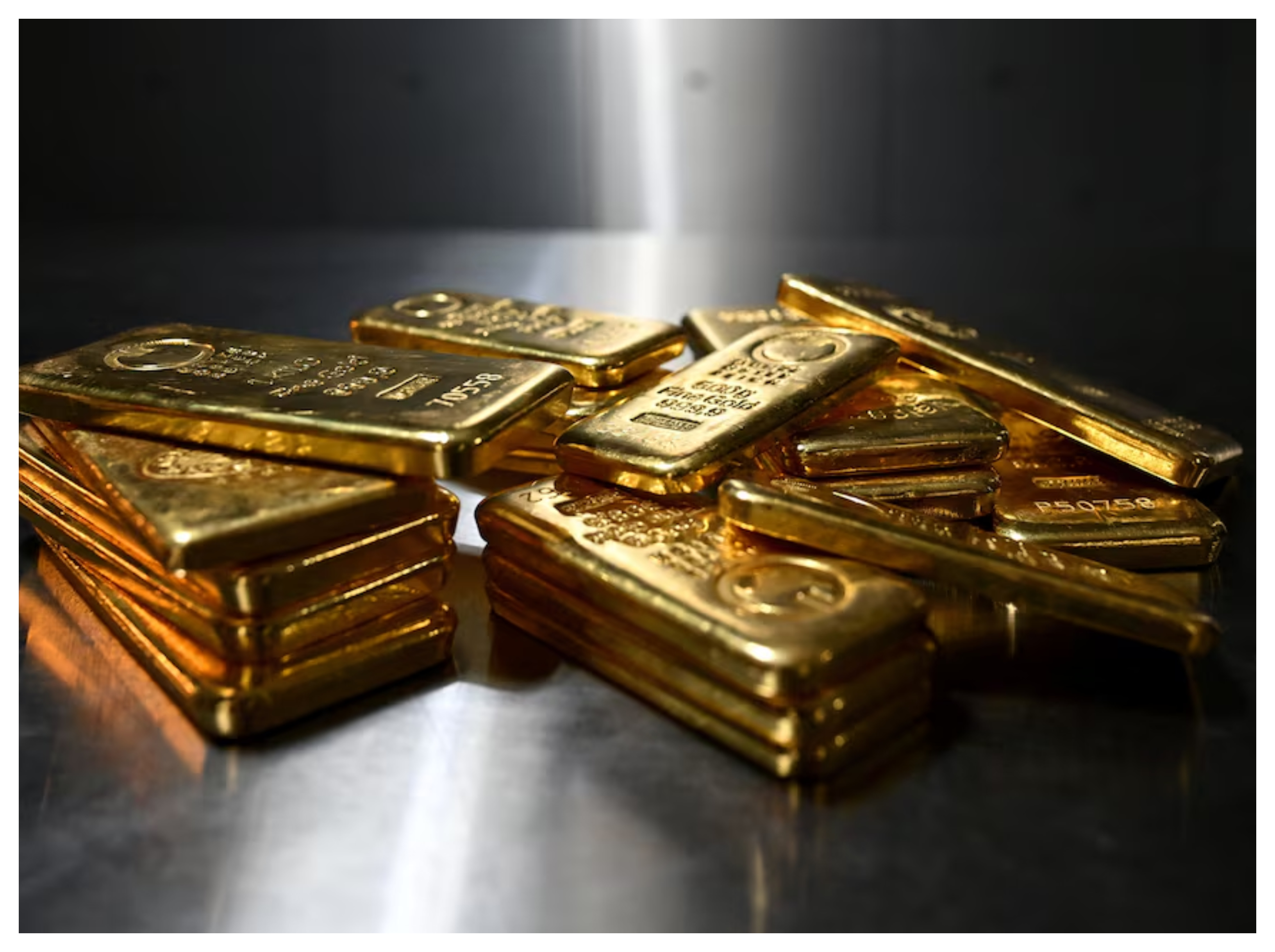 الذهب يواصل الصعود بعد تعليق الهجمات على إيران