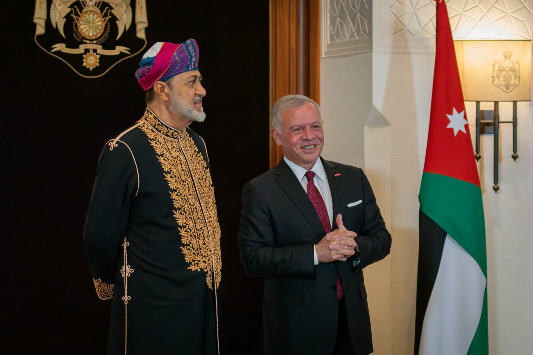 الملك يصطحب سلطان عُمان إلى متحف الأردن