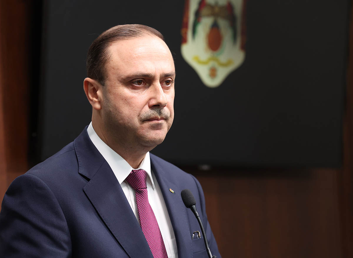 وزير الاتصال الحكومي ينعى الزميل محمود العمري