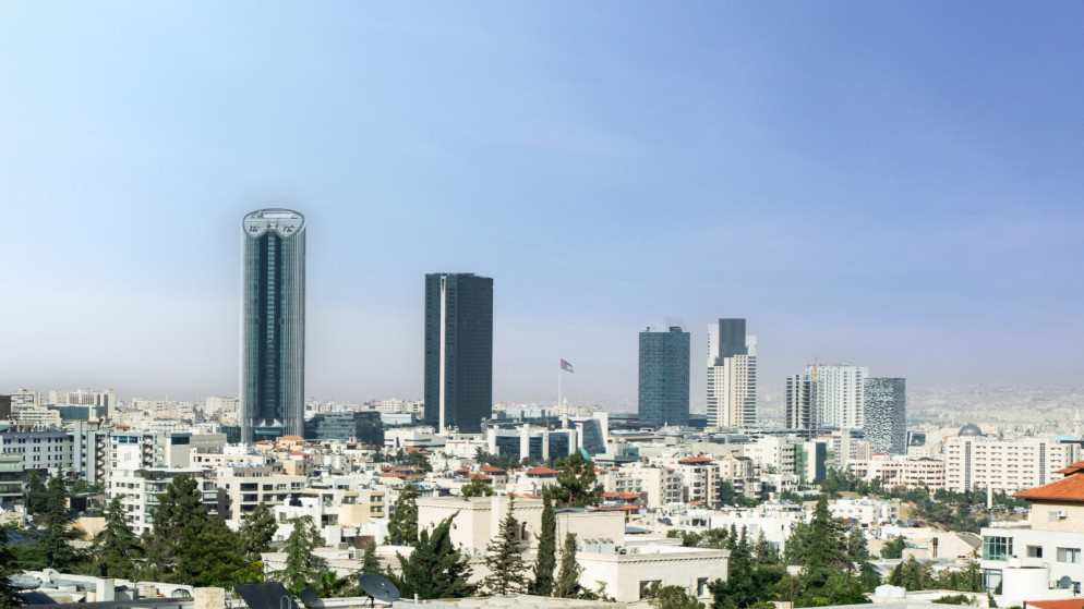 أجواء دافئة الخميس ومعتدلة مغبرة الجمعة