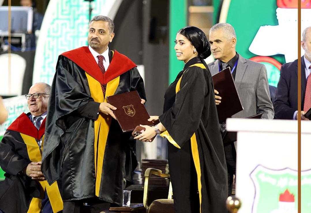 الجامعة الأردنيّة تزفّ 169 خرّيجًا من كلّيّة الآثار والسّياحة