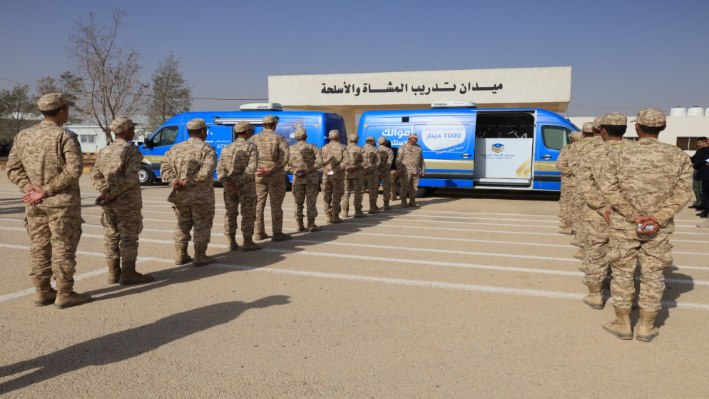 المباشرة بفتح حسابات بنكية للمكلفين بخدمة العلم