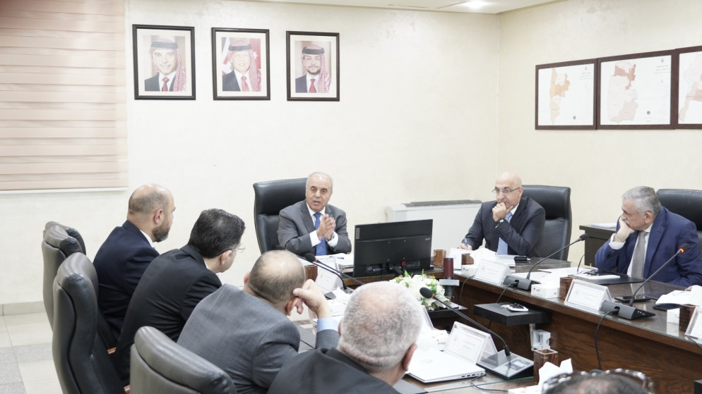 محافظة يطالب الجامعات الرسمية بدفع المساهمات المترتبة عليها للضمان