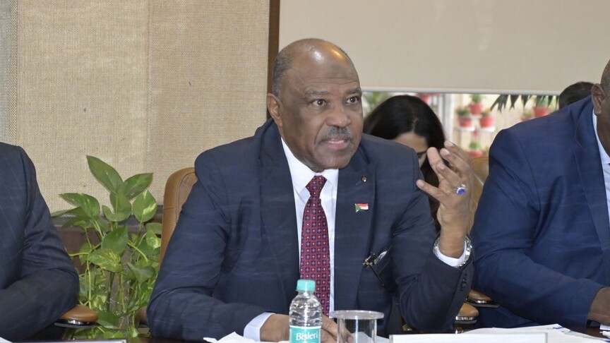السودان يستدعي سفيره بإثيوبيا ويتهمها بقصف مطار الخرطوم
