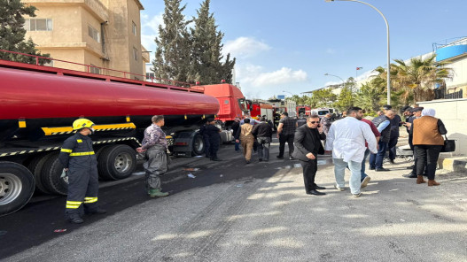 الأمن العام: الدفاع المدني يتعامل مع حريق داخل مصنع كيماويات في إربد