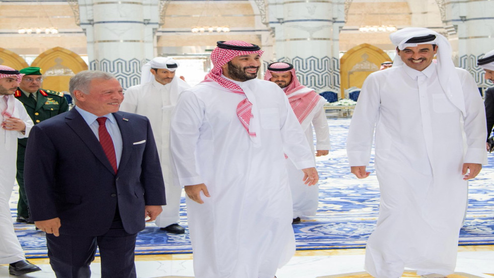 الملك وولي العهد السعودي وأمير قطر يعقدون قمة ثلاثية