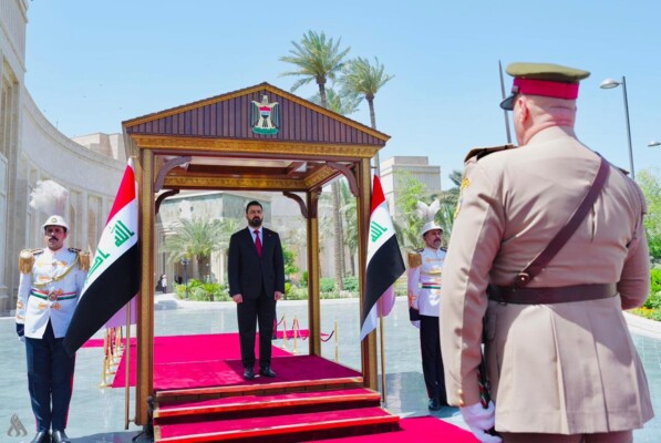 رسمياً ..  الزيدي يتسلم مهامه رئيساً للحكومة العراقية