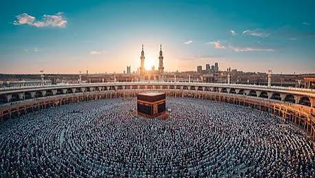 خطيبا الحرمين يعلقان على محاولات استهداف مكة والمدينة