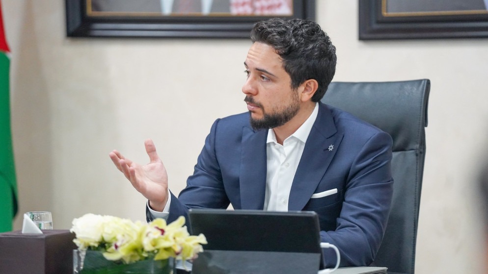 ولي العهد يناقش التحول الرقمي وتطوير الخدمات الحكومية