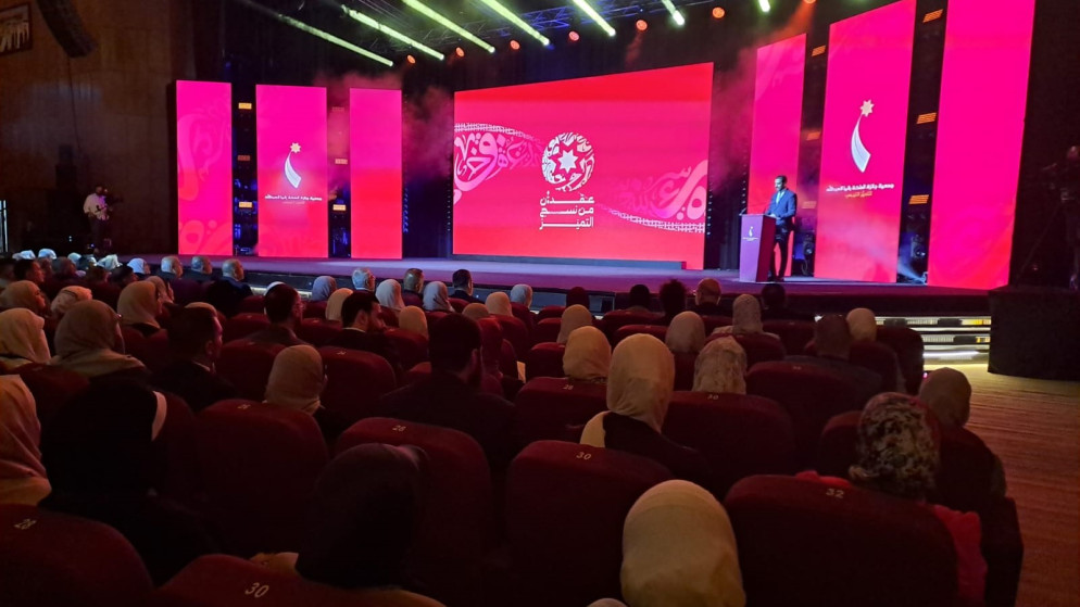 وزير التربية يكرّم الفائزين بجوائز التميز التربوي لدورة 2025–2026
