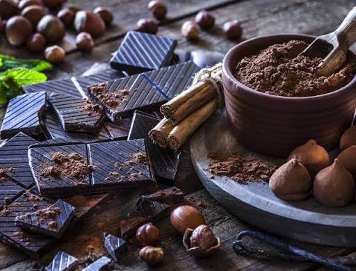 رائحة الشوكولاتة الداكنة ..  سرّ خفي لتعزيز أدائك الرياضي