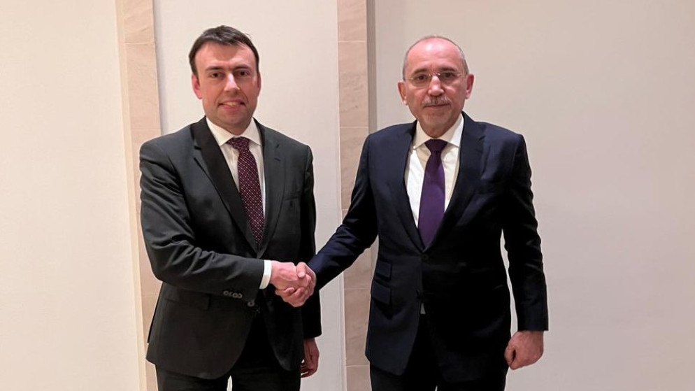 الصفدي يلتقي وزير الدولة البرلماني ونائب وزير الدفاع الألماني في برلين