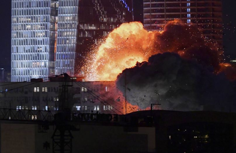هزات عنيفة في الأردن إثر قصف إيراني مكثف على تل أبيب  ..  فيديو