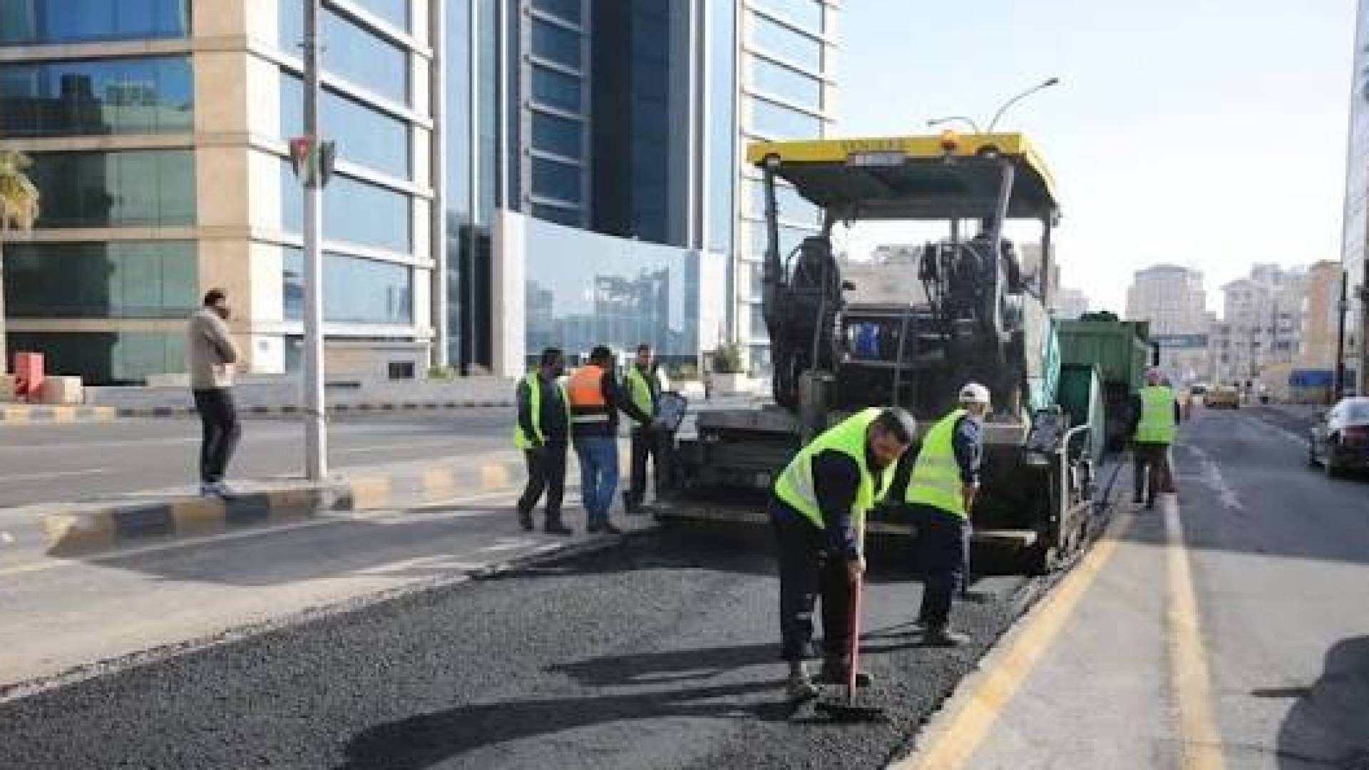 الأشغال: بدء صيانة طريق مادبا الغربي الجمعة