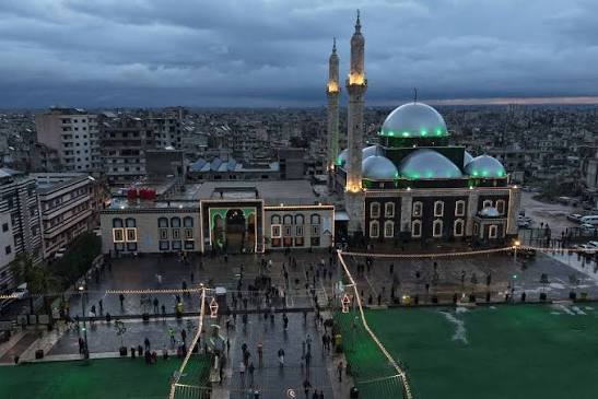 تكبيرات في مساجد سوريا بعد إعلان اعتقال المتهم بمجزرة بانياس