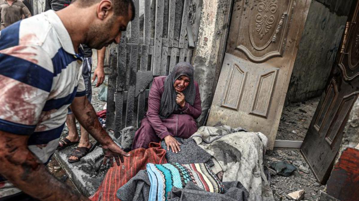 مجازر بالجملة وقصف مستمر وارتفاع عدد الشهداء في غزة 