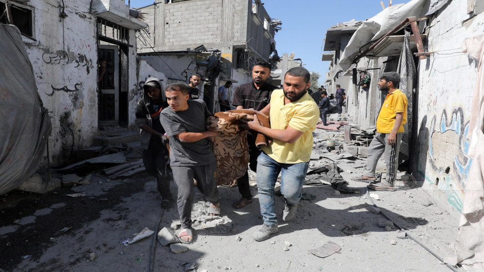 8 شهداء باستهداف طائرات الاحتلال مركبة في غزة