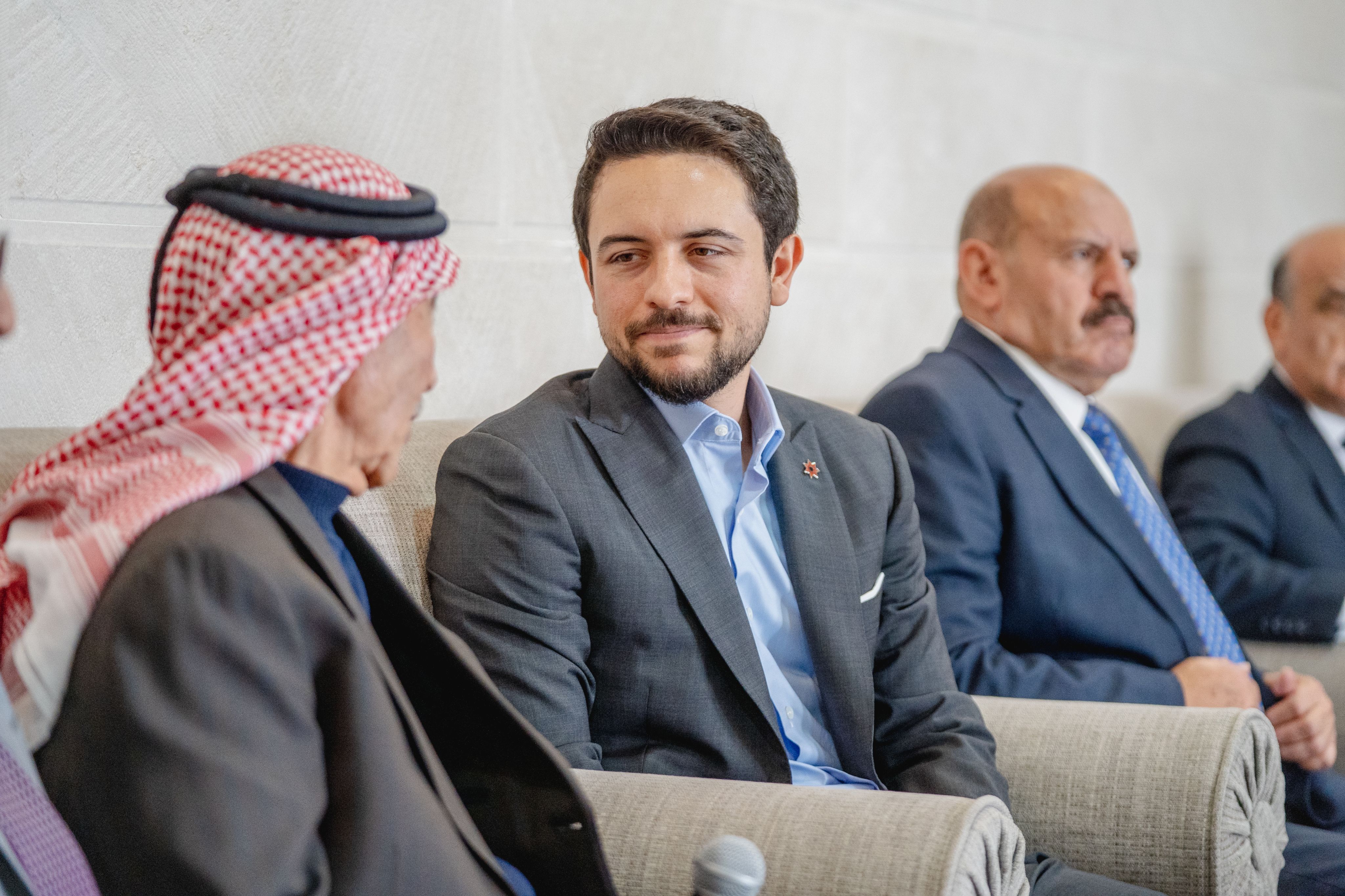 ولي العهد يلتقي ممثلين ووجهاء عن لواء سحاب